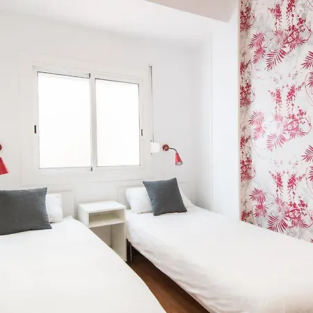 アパート With Terrace A Step Away From Montjuic, *