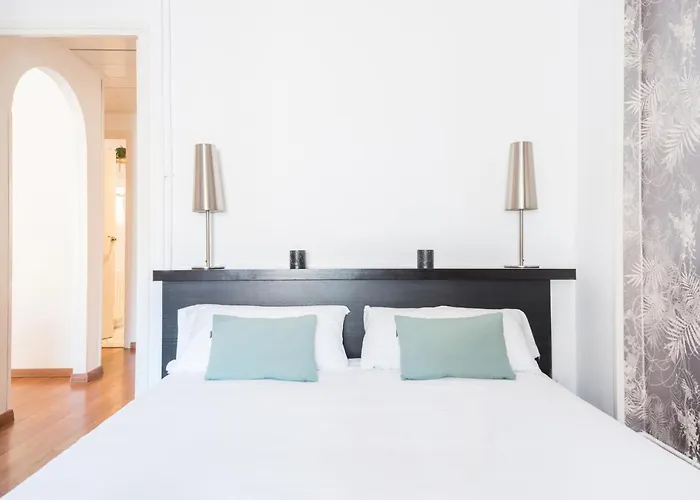 アパート With Terrace A Step Away From Montjuic, バルセロナ